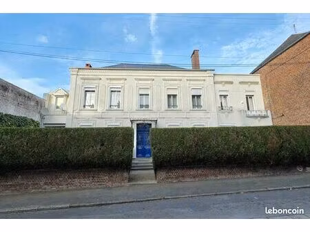 magnifique maison de maitre située à fourmies  en centre ville