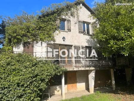en bords de seine jolie maison de 123 m2 sur 5000 m2 de terrain a une heure de paris ouest