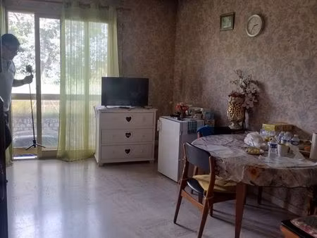 appartement de 45 m2 a la pointe fe la croisette a cannes avec cave et possibilités d’obte