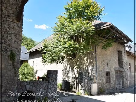 grange 2 pièces 160 m²