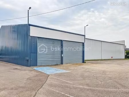 local industriel 748 m²