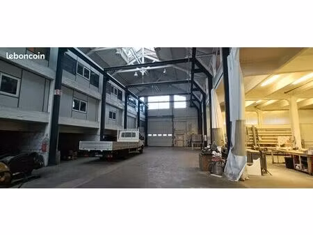 local d'activité 1 800 m²