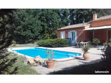 villa avec piscine au calme