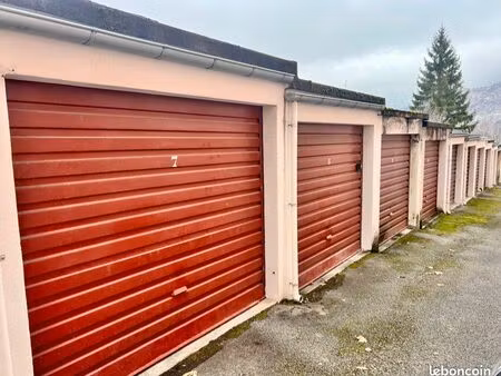 garage/box fermé dans résidence