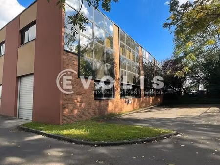 local d'activité 1 139 m²