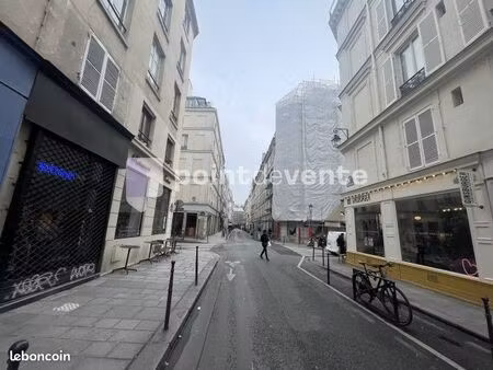 commerce habillement/textile 35 m²