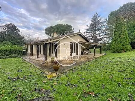 maison de plain-pied sur grand terrain arboré