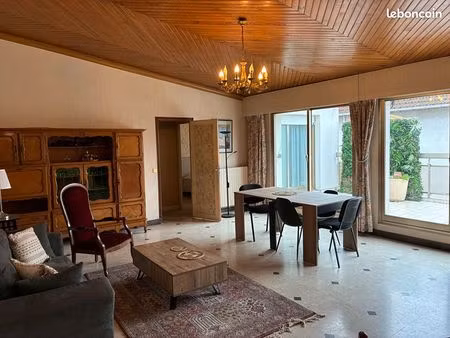 maison 7 pièces 215 m²