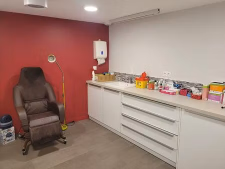 a vendre  centre-ville de locminé  bureaux occupés professions libérales