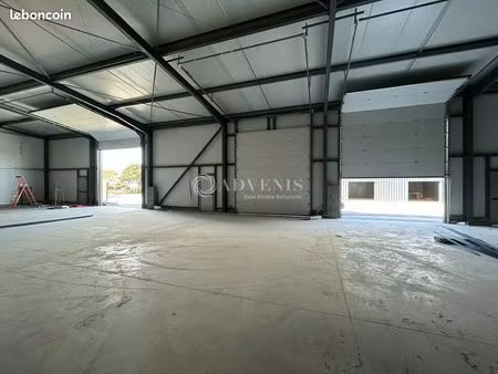 local logistique 350 m²