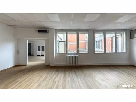plateau de bureaux modulable 450 m² rénové – 7 lots indépendants – tram à 3 min – parkings