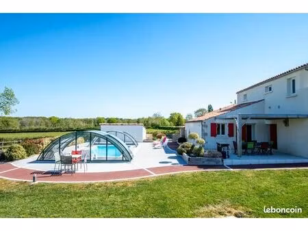 propriété 8 pièces 225 m²