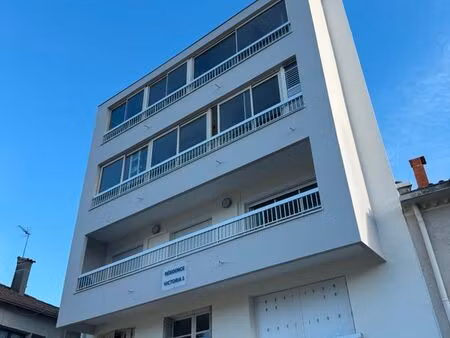 appartement t3 refait à neuf avec parking