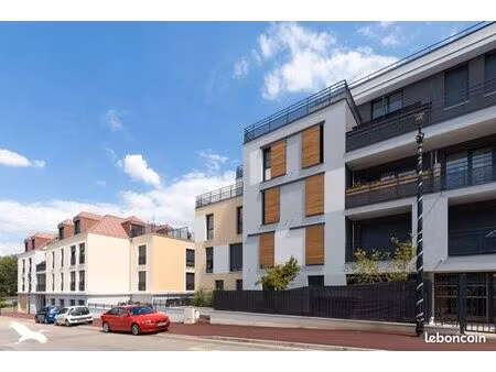 studio 1 pièce 38 m²