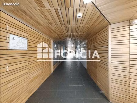 plagne centre - spacieux local commercial situé dans la galerie commerciale principale de 