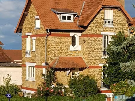 meulière dans quartier recherché (113 m carrez + 40 m ss-sol carrelé) ligne 14  rer c  t9