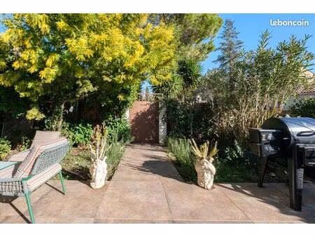 maison rénovée dans résidence de standing avec piscine et tennis