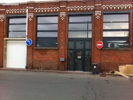 local bureaux et stockage 240m2