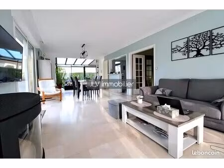maison 8 pièces 183 m²