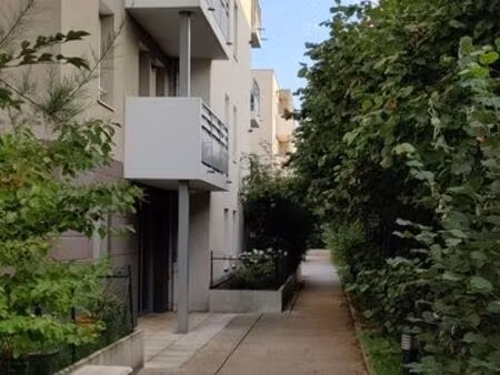 vend t3 67m² - garage inclus (chassieu)