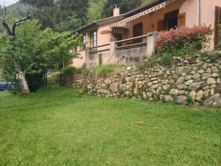 agréable maison avec beau terrain