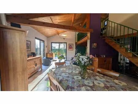 vente maison aux landes-genusson (85130) : à vendre / 131m² les landes-genusson