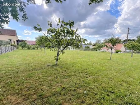 terrain 805 m² fay