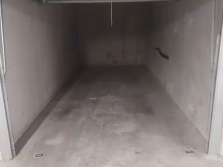 box securise 16m2 loos proche gare