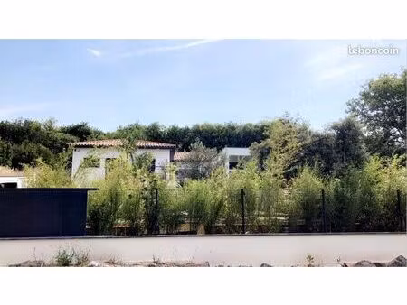 villa 160 m2 avec piscine   jaccuzi   terrain de pétanque sur parcelle de 900m2