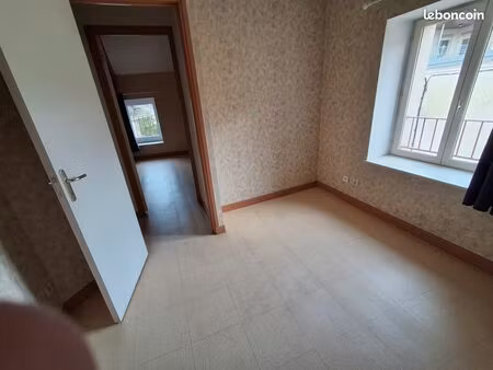 à louer st germain laval duplex 48 m2