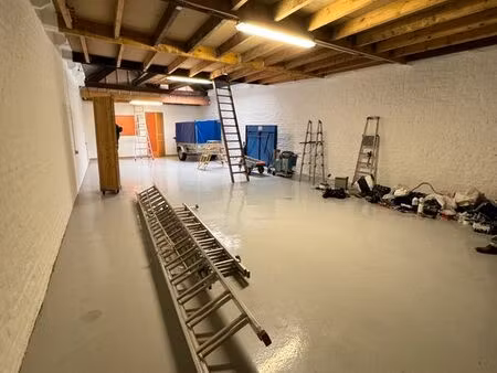 entrepôt 110 m² avec bureau – quartier flocon  tourcoing