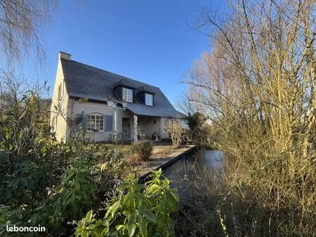 maison 7 pièces 221 m²