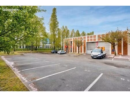 local d'activite 1460 m² eragny