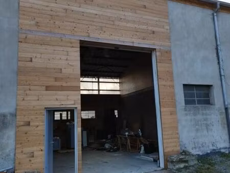 local industriel 220 m²