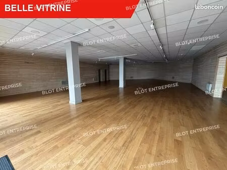 local commercial 262 m²