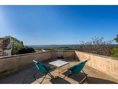 superbe maison de village située à 5 km d'uzès avec terrasse et cour
