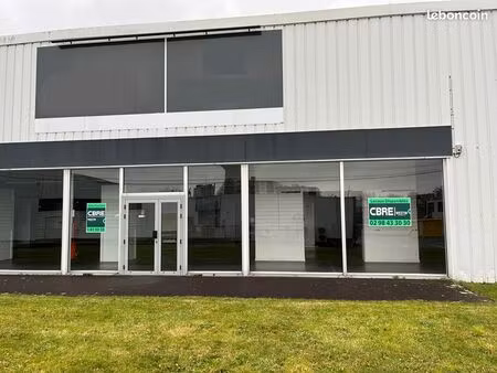 local commercial 570 m² lorient