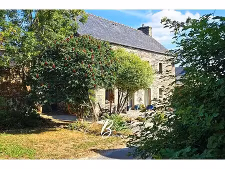 a vendre propriété en pierre dans un hameau côtes d'armor