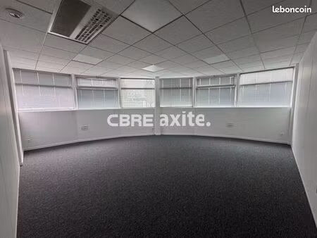 bureaux 251 m²