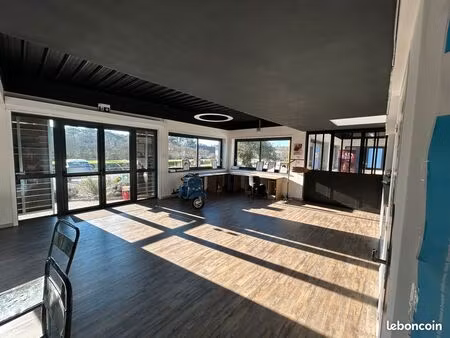 bureaux ou local commercial 250m2 visibilité auray