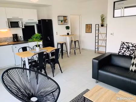 t2 standing - grande terrasse - clim - parking