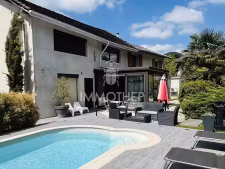 maison 6 pièces 196 m²
