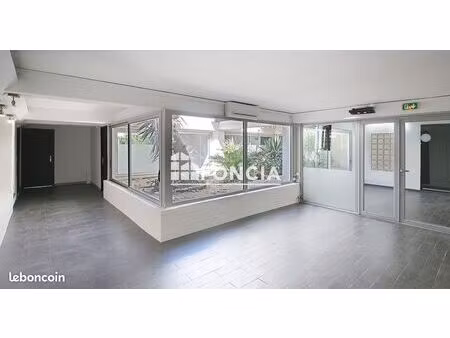 local commercial / professionnel – 435 m² – saint-raphaël centre