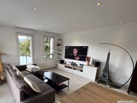 appartement t3 terrasse + parking et garage