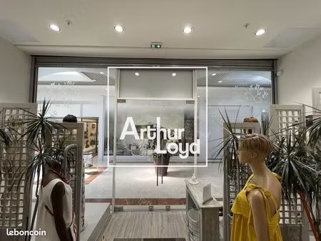 local commercial 84 m²