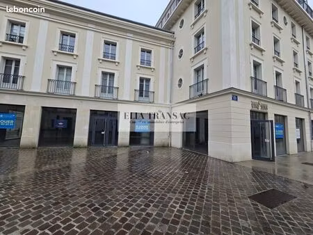 local commercial 271 m²
