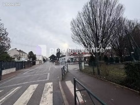 local commercial 100 m²