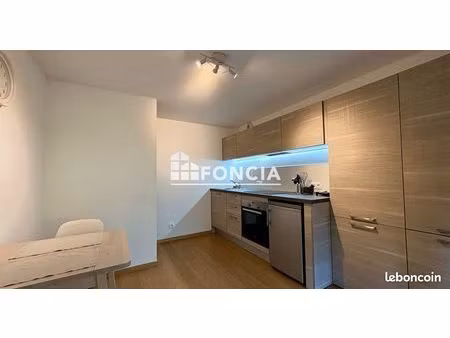 t2 rénové et skis aux pieds