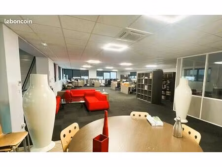 516 m2 - location bureaux 298m2 + dépôt andrézieux 198 m2 – très bonne situation – sans tr