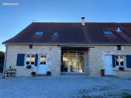 magnifique corps de ferme rénové